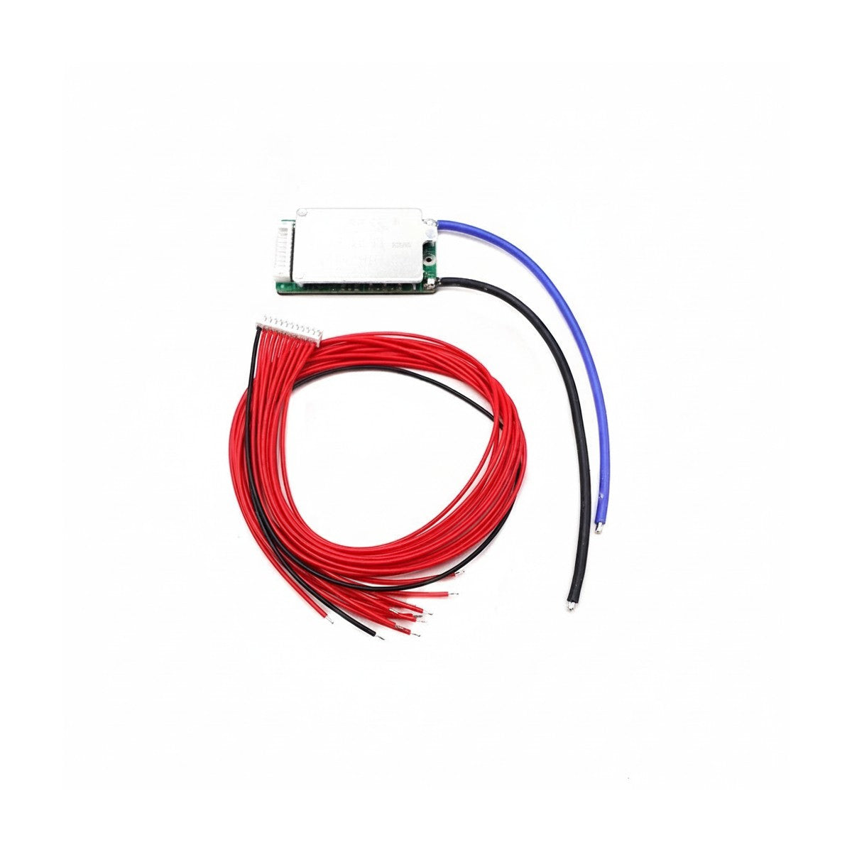 Carte BMS 36V 15A avec câbles de puissance et faisceau de câbles d'équilibrage rouge sur fond blanc