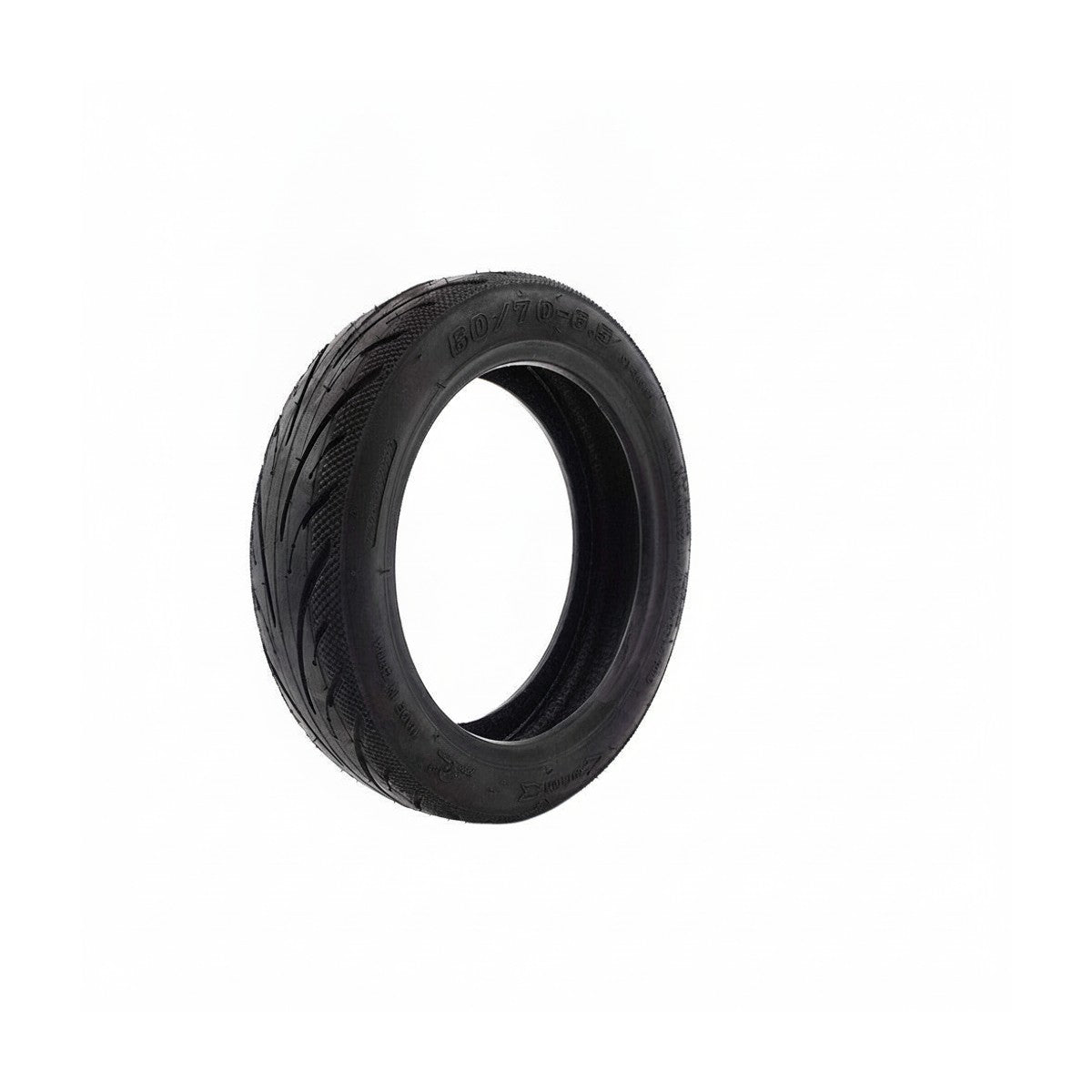Pneu tubeless noir de taille 60/70-6.5 vu de trois-quarts