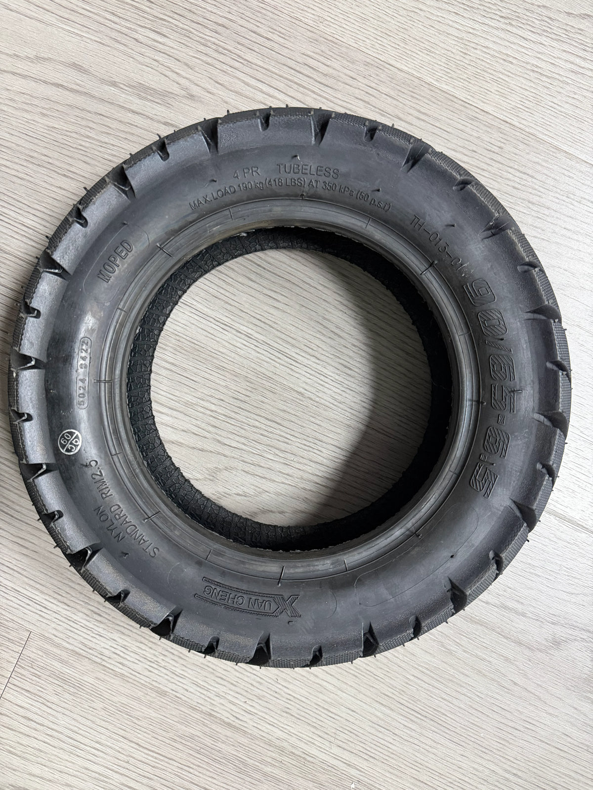 Pneu Tubeless Xuancheng 11 Pouces (90/65-6,5), vue 2