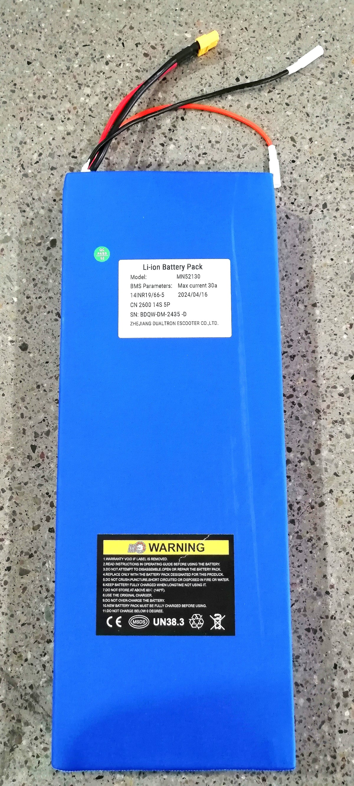 Batterie interne bleue 52V 13Ah pour Dualtron Mini avec ses câbles de connexion