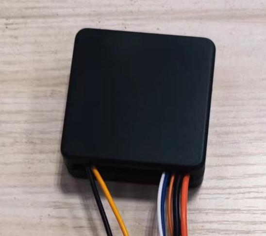 Boîtier de contrôleur LED noir avec câbles pour trottinette électrique Rovoron S7