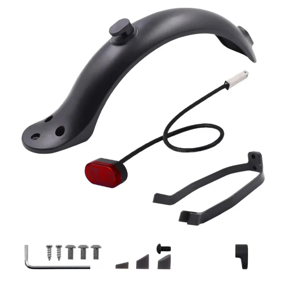 Garde-boue arrière noir pour trottinette électrique avec feu arrière, support et visserie de fixation