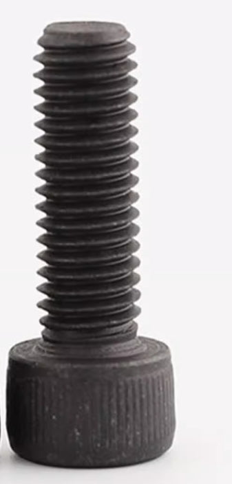 Vis noire M12x150 à tête cylindrique posée verticalement sur fond blanc