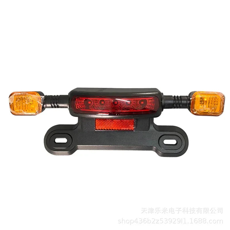 Feu arrière 3 en 1 avec clignotants orange 12V pour trottinette électrique