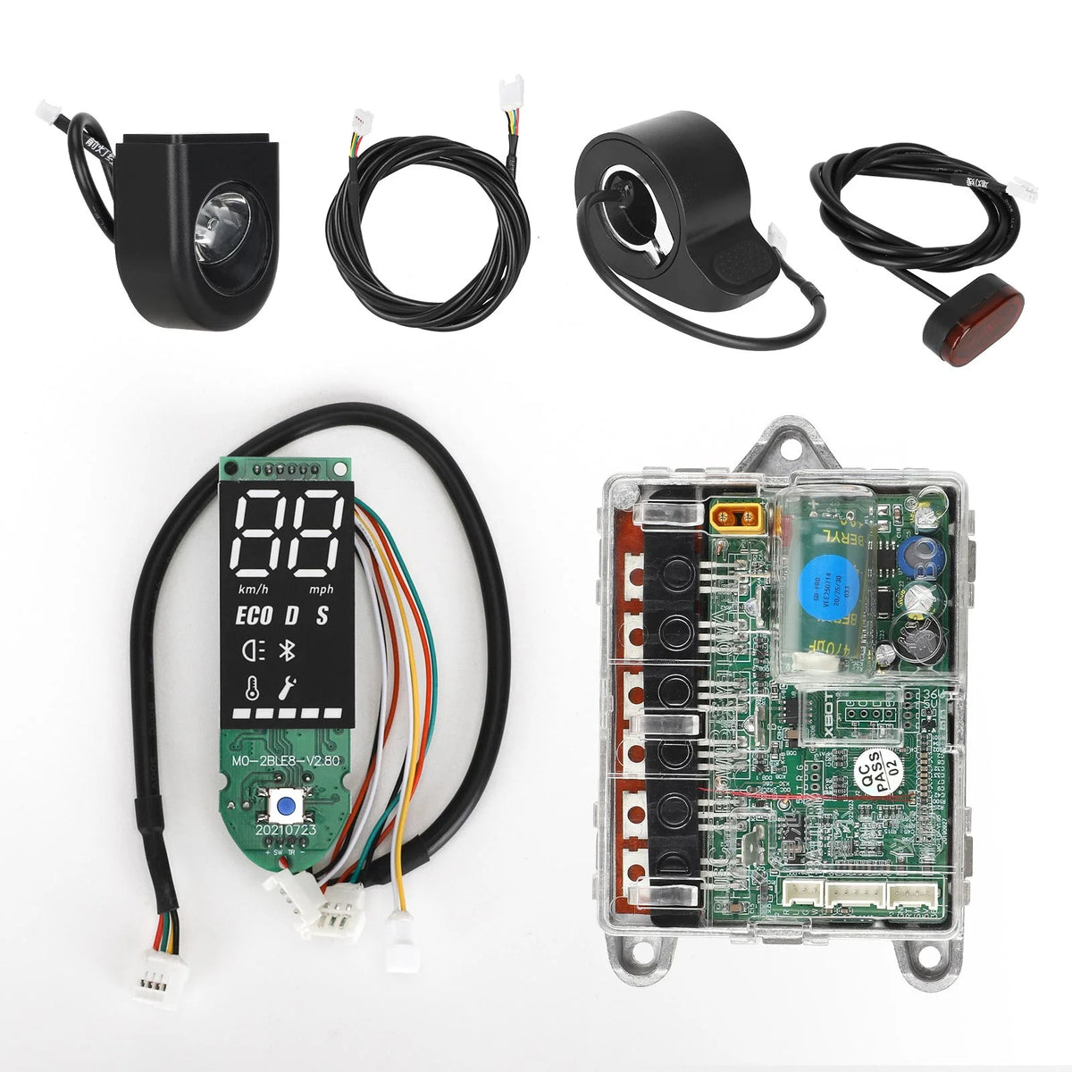 Kit complet comprenant le contrôleur, l'afficheur bluetooth, le phare avant, le feu arrière et la gâchette d'accélération