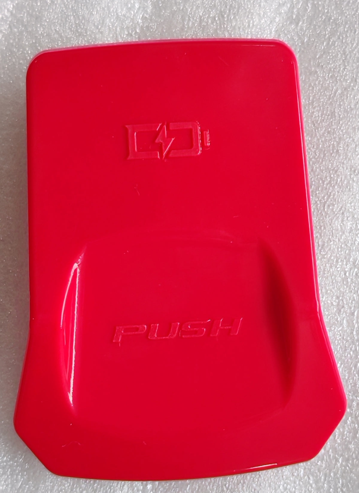 Cache port de charge rouge pour Dualtron Dolphin vu de face