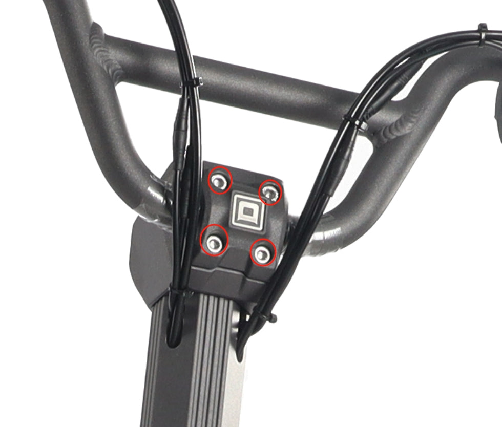 Quatre vis M6x14 entourées en rouge au niveau de la potence de trottinette électrique Dualtron Togo