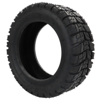 Pneu tubeless tout-terrain 10 pouces noir pour trottinette électrique vu de trois-quarts