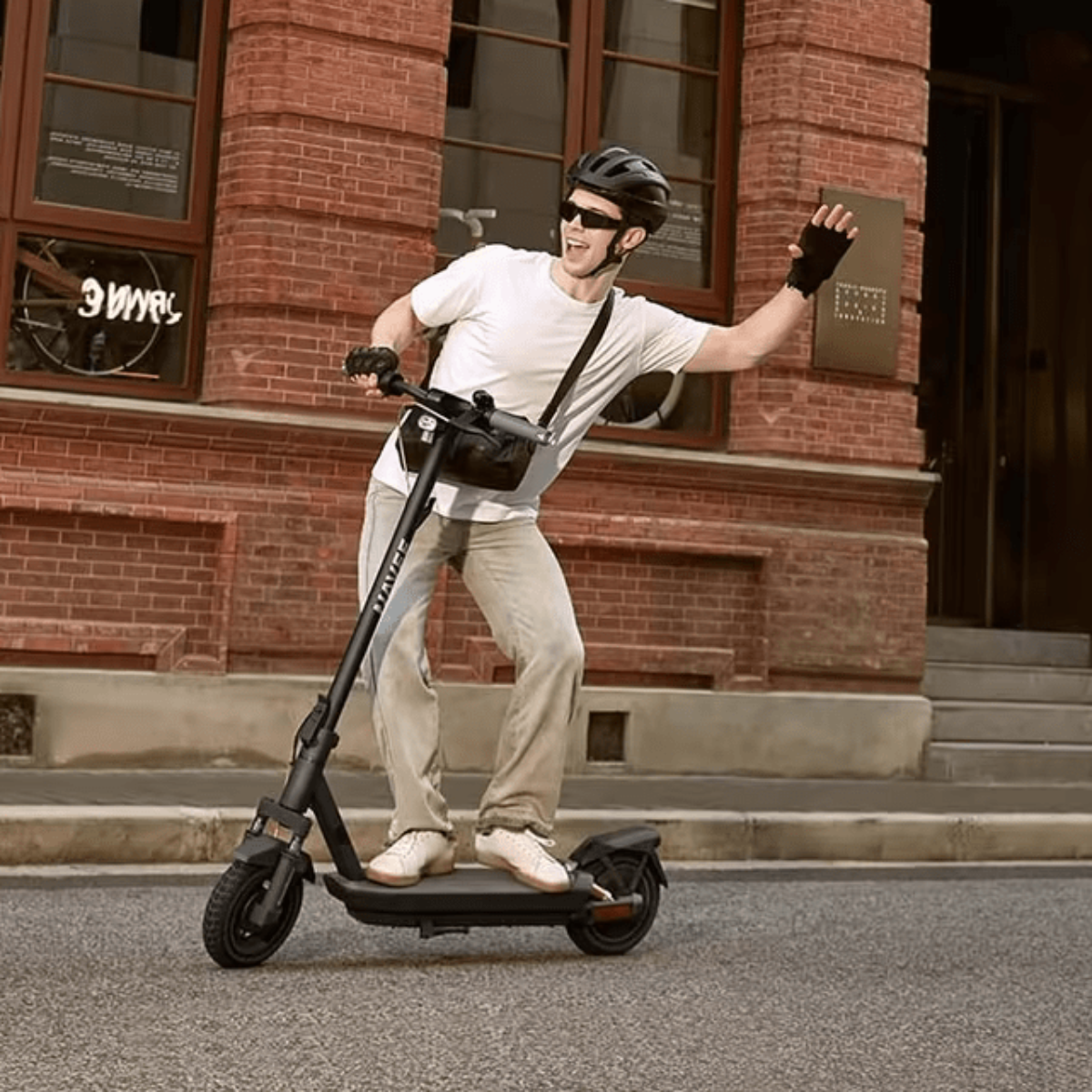 Trottinette Électrique Navee GT3 : Performante et Fiable - Weebot