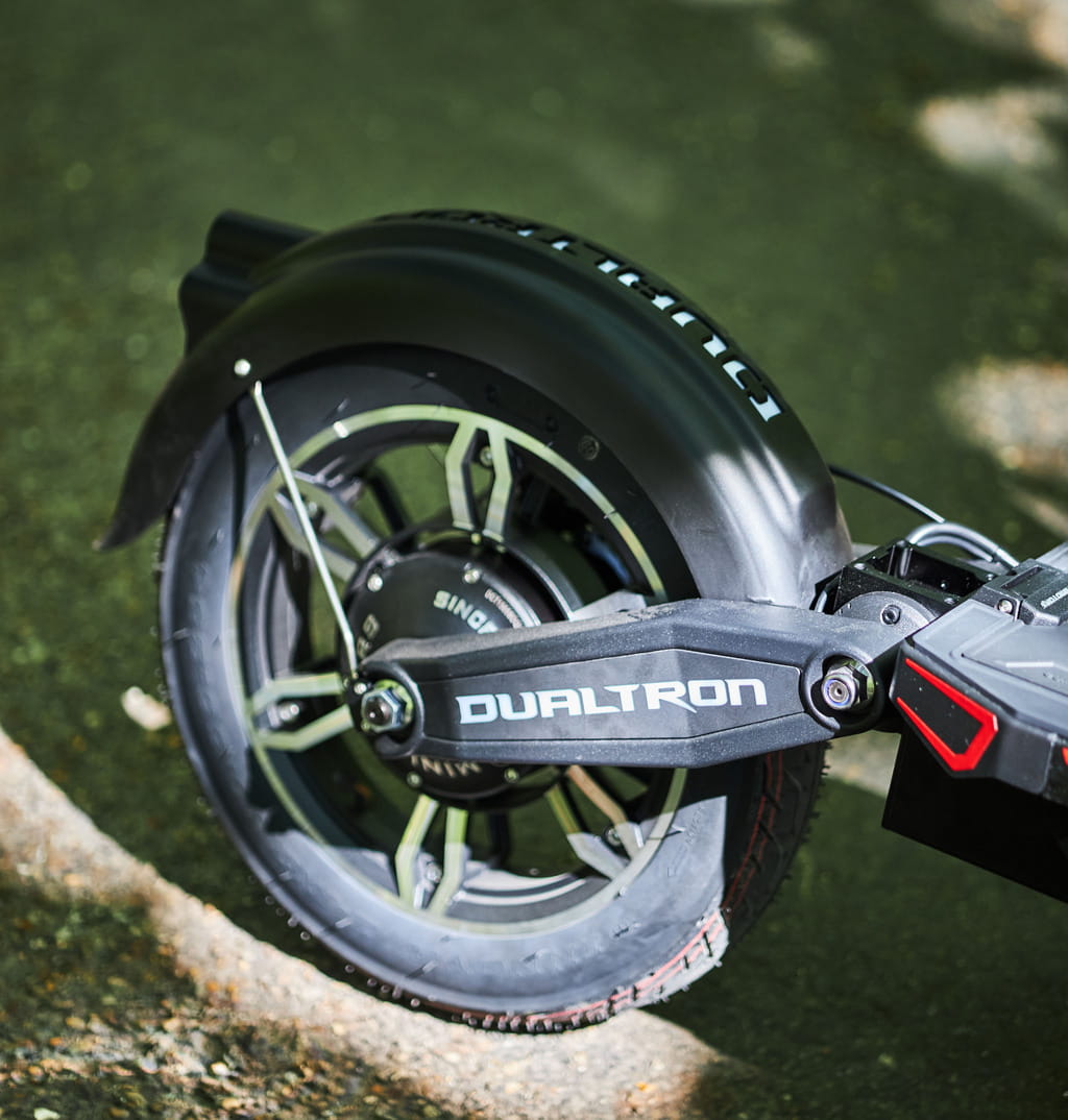 Trottinette Électrique Dualtron City : Confortable et Robuste - Weebot