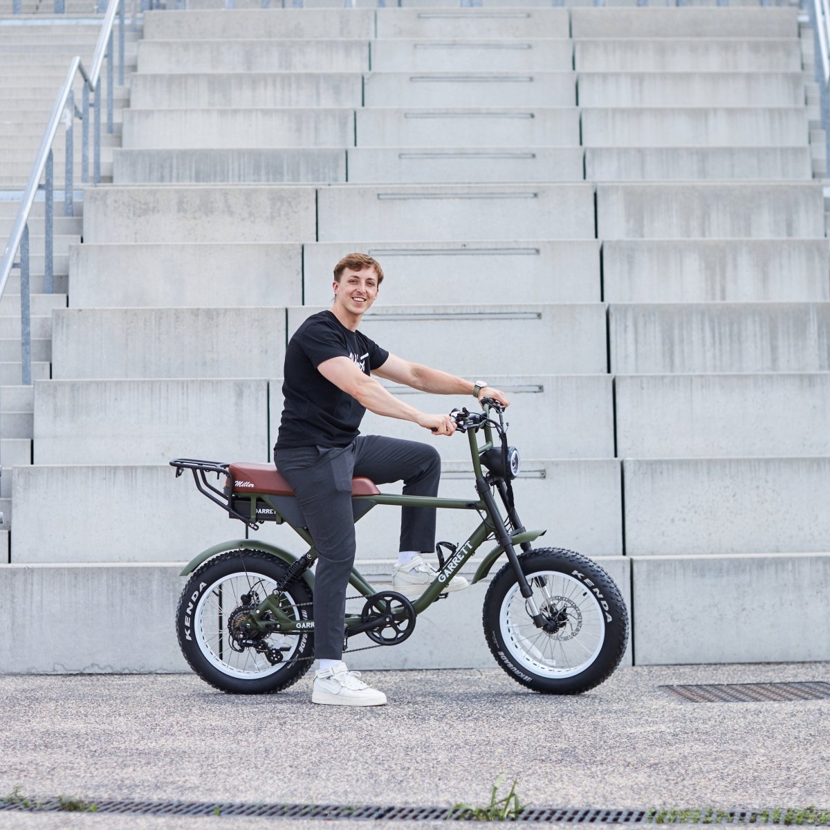 Vélo Électrique Biplace Cargo Garrett Miller Z : Tout Suspendu et Haut de Gamme - Weebot