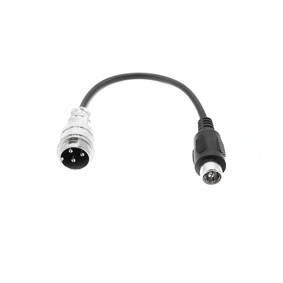 Câble adaptateur noir doté d'un connecteur GX16-3P et d'un connecteur RCA 10mm sur fond blanc