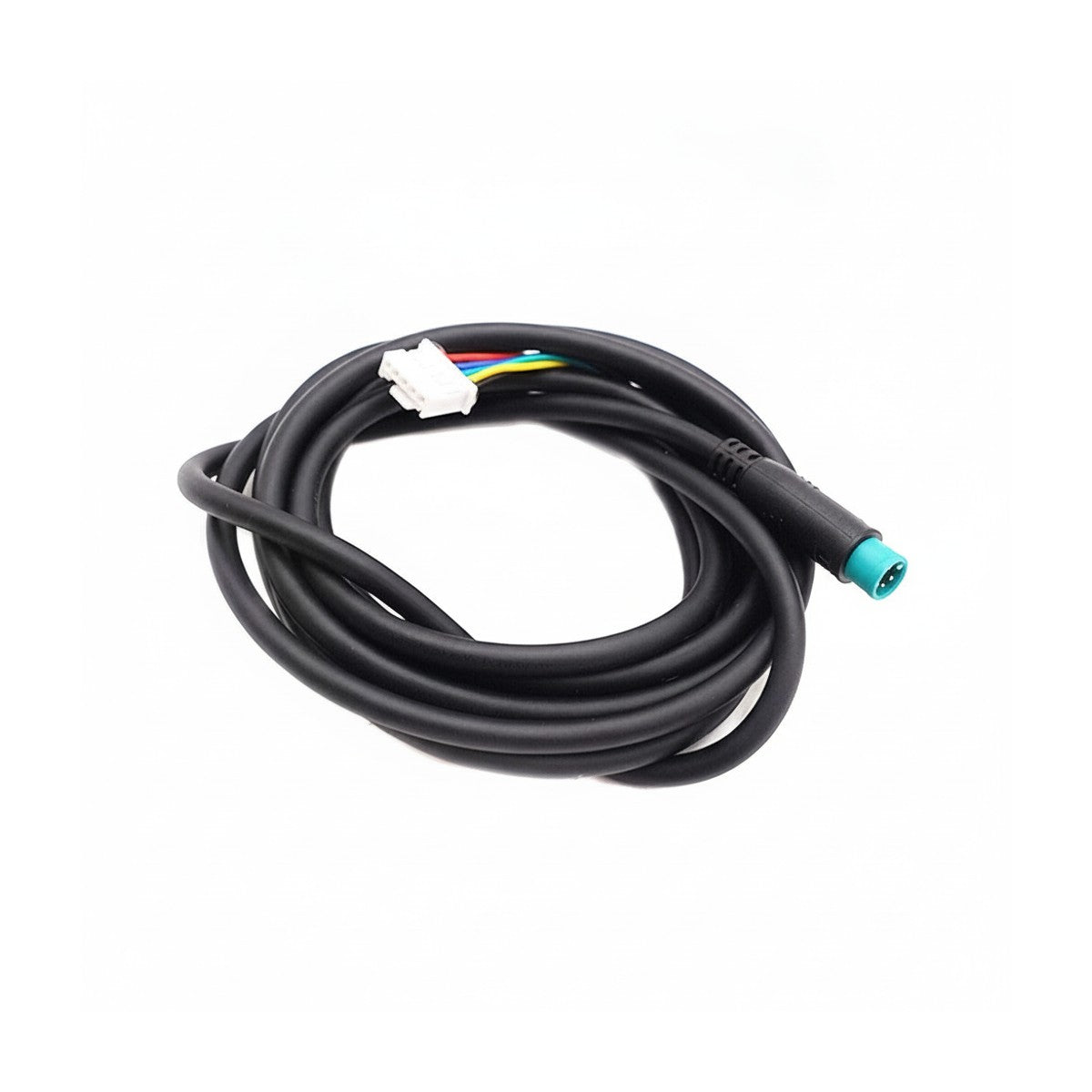 Câble data noir enroulé de 175 cm avec un connecteur blanc et un connecteur étanche 5 pins sur fond blanc