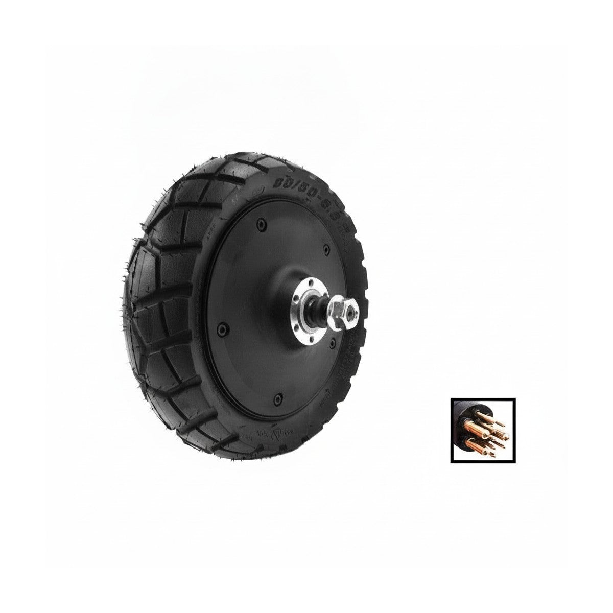 Moteur de trottinette électrique noir équipé d'un pneu 80/50-6.5 vu de trois-quarts