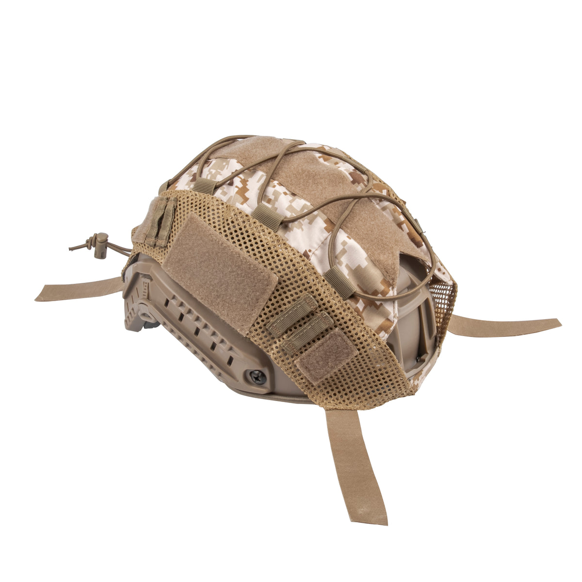 Couvre-casque tactique en filet et tissu camouflage jaune et beige monté sur un casque