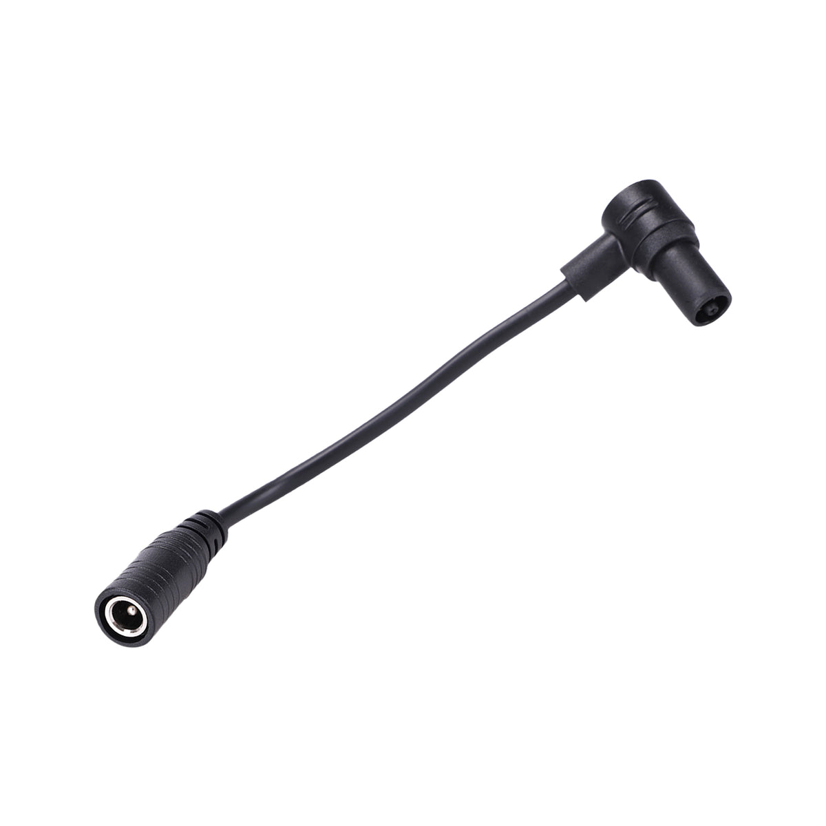 Câble adaptateur noir avec port femelle DC2.1 et embout coudé pour trottinette électrique sur fond blanc