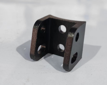 Support de phare avant noir en métal pour trottinette électrique Dualtron vu de trois-quarts