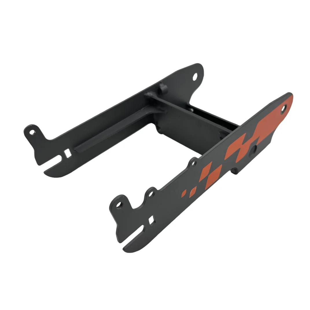 Fourche arrière métallique noire et orange vue en perspective