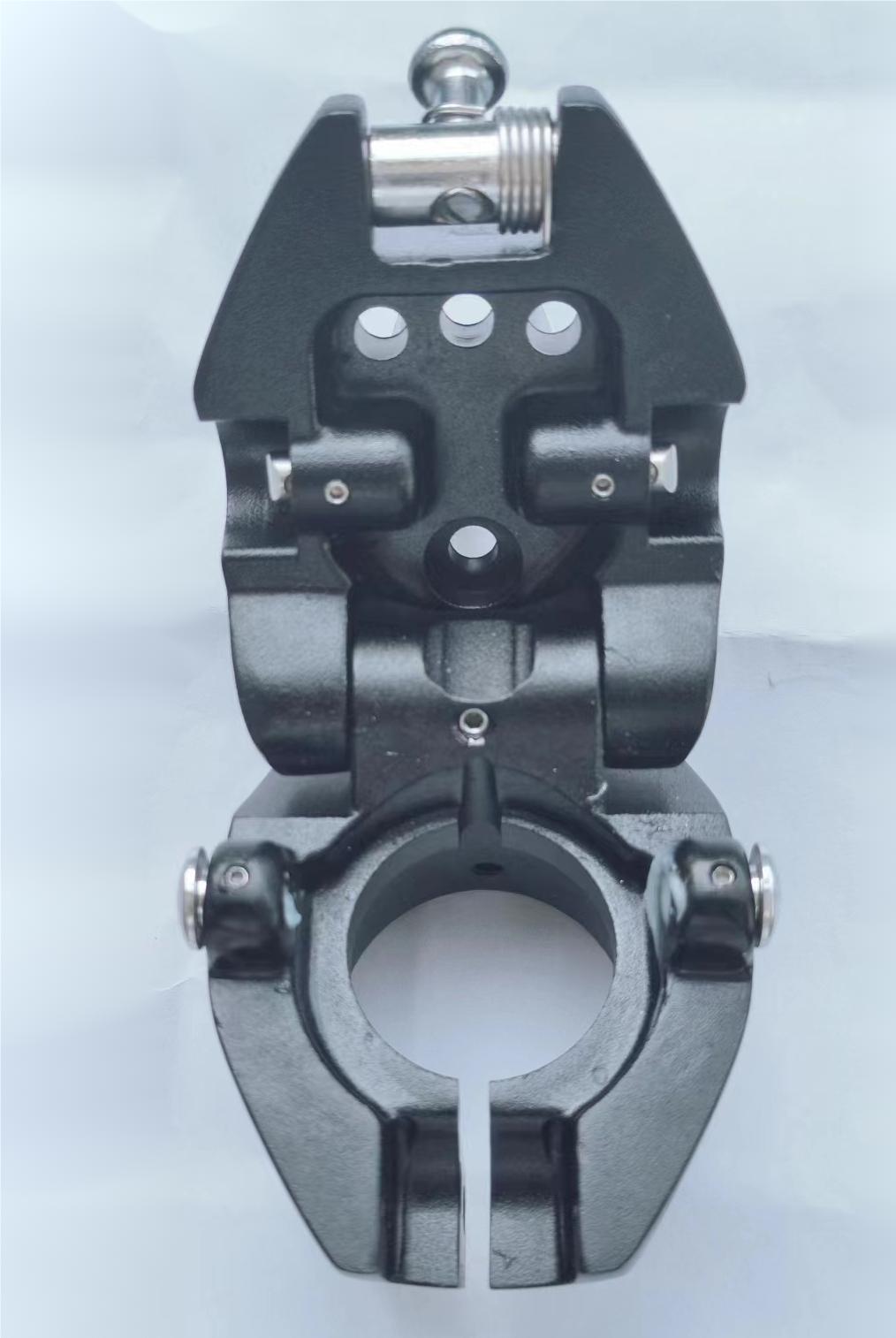 Système de pliage assemblé noir pour trottinette électrique Dualtron vu de face