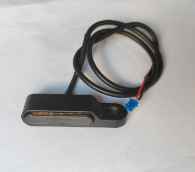 Clignotant avant gauche noir pour trottinette électrique avec son câble et son connecteur bleu
