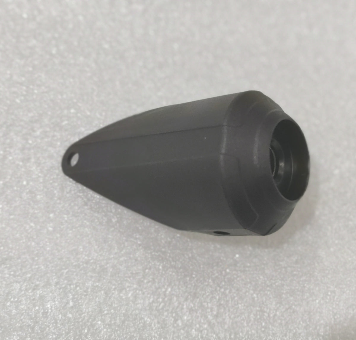 Base de feu arrière noire pour Rovoron R7 sur fond blanc