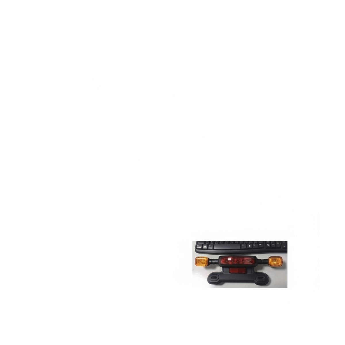 Feu Arrière 3-en-1 avec Clignotants 12V, vue 3